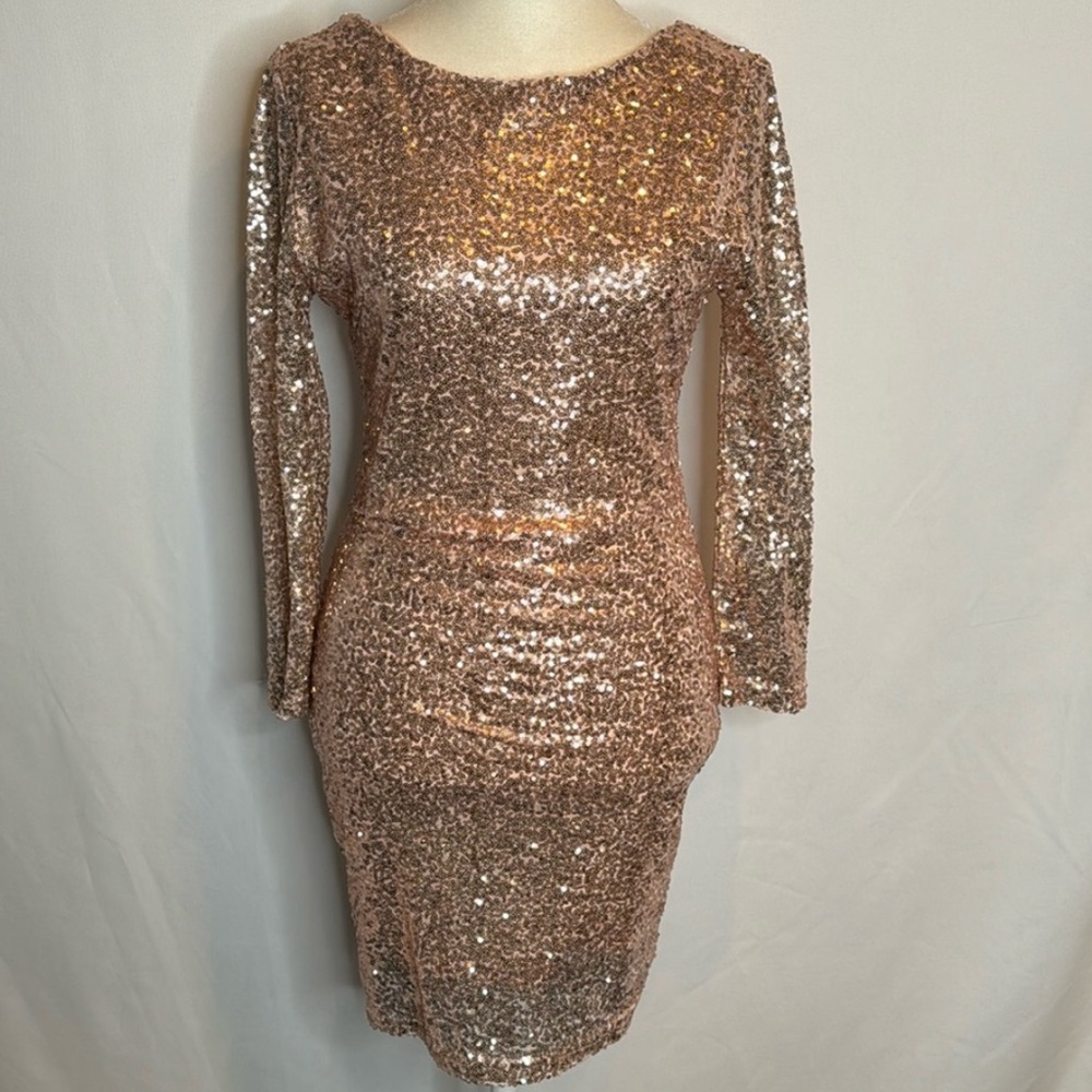 ❤️3/$30 Charlotte Russe Sequin Rose Gold Dress
